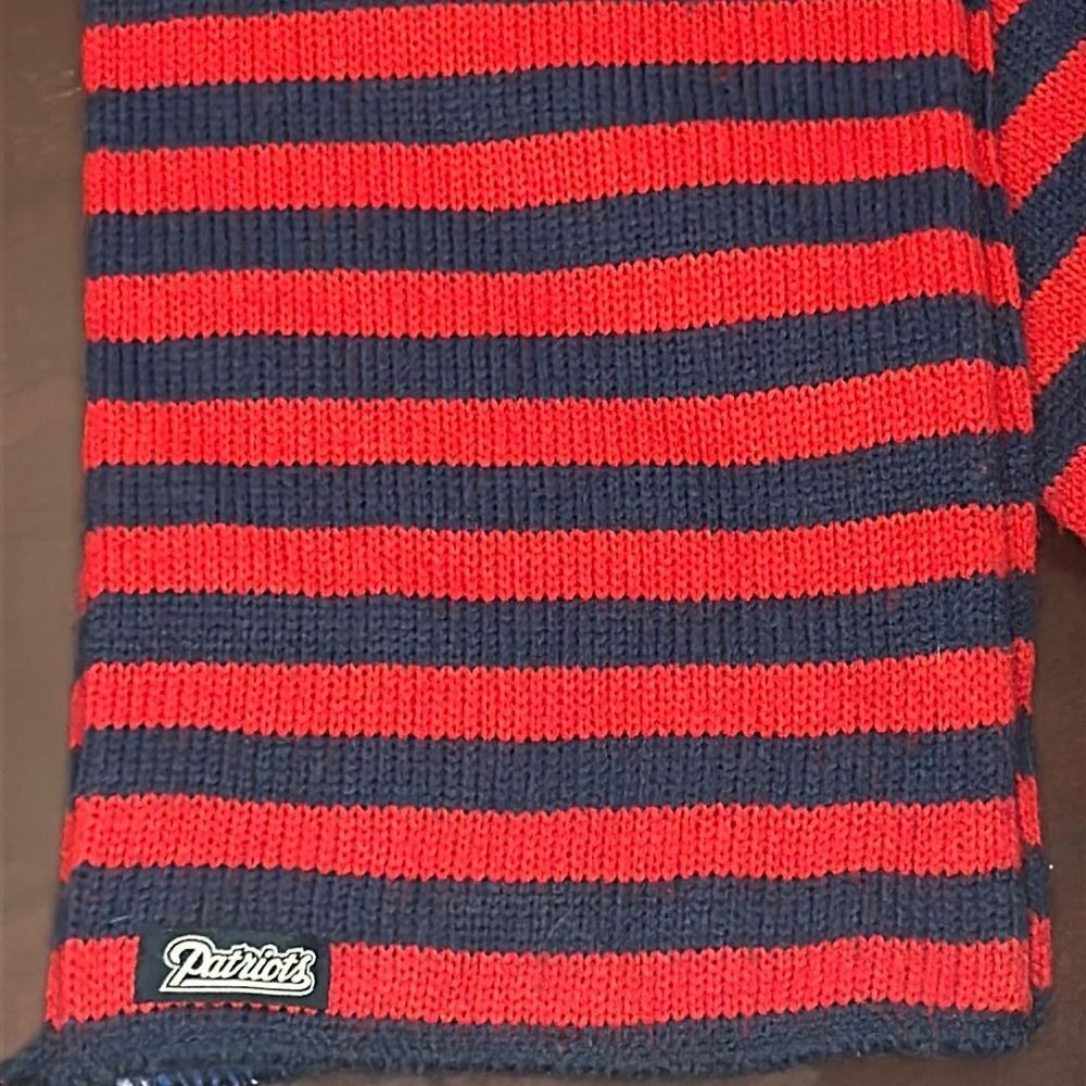 NFL x Reebok Men's New‎ England Patriots Football Red Blue Stripe Winter Scarf